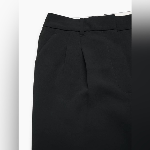 ARITZIA The Effortless Pant™ Cropped PERFECT CONDITION - Picture 6 of 9